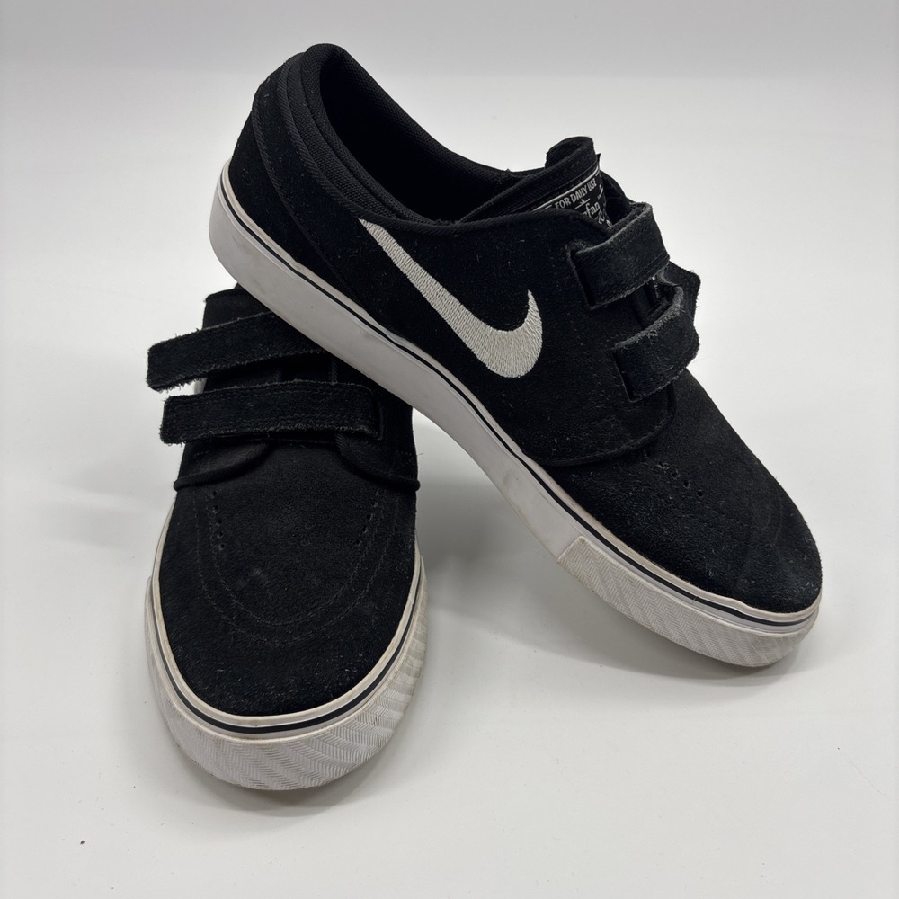 Nike Sb Black & White Stefan Janoski Trainers Boys 6.5 Youth Hook & Loop Closure - Picture 3 of 9